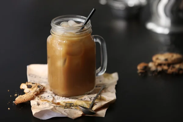 Café gelado em frasco de vidro — Fotografia de Stock