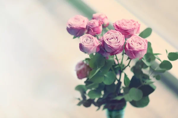 Букет свежих роз — стоковое фото