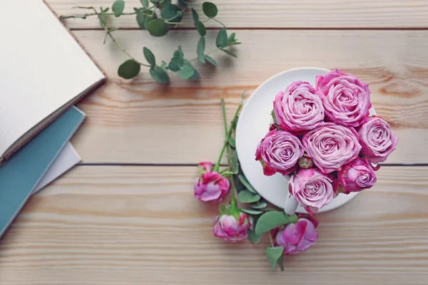 Flores de rosa frescas — Fotografia de Stock