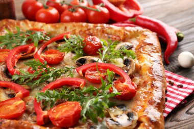 Taze ev yapımı pizza 