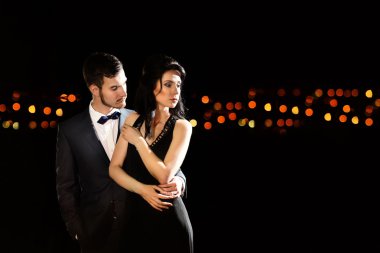 güzel genç bir çift poz 