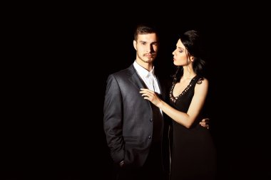 güzel genç bir çift poz 