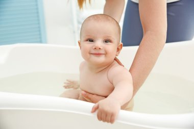 Şirin Bebek banyo