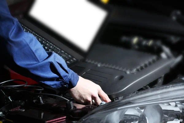 Trabajo mecánico auto profesional — Foto de Stock