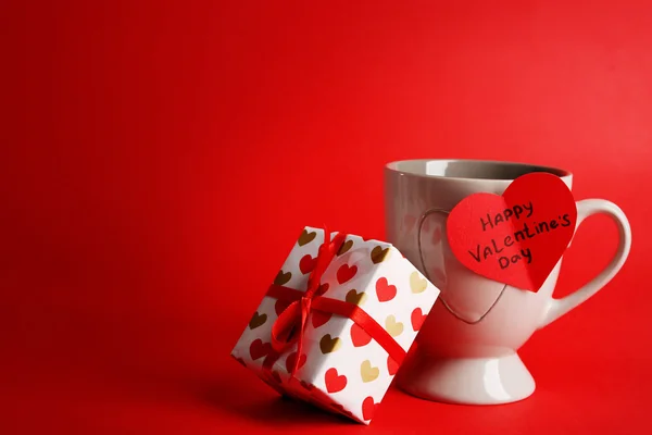 Tasse mit Grußkarte — Stockfoto