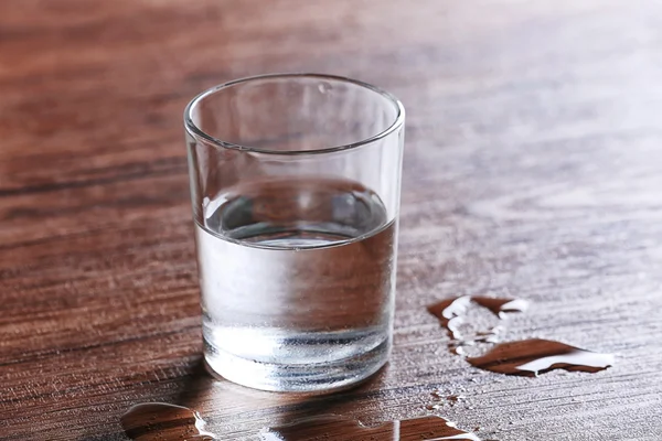 Gefülltes Glas Wasser — Stockfoto