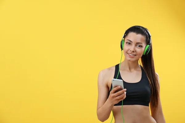 Mulher fitness ouvir música — Fotografia de Stock