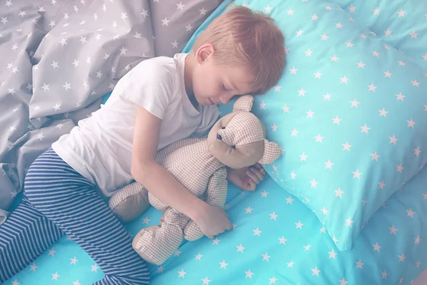 Adorable niño durmiendo — Foto de Stock