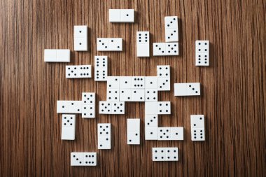Yığın tablo üzerinde Domino 