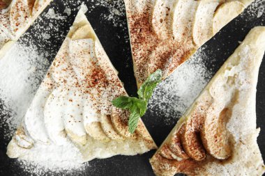 Dilimlenmiş Elma tatlısı 