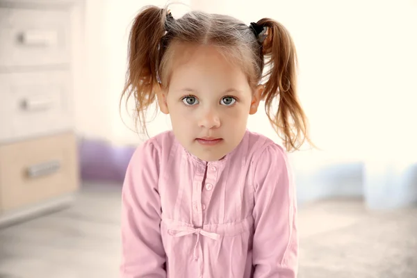 Retrato Menina Bonito Pequeno — Fotografia de Stock