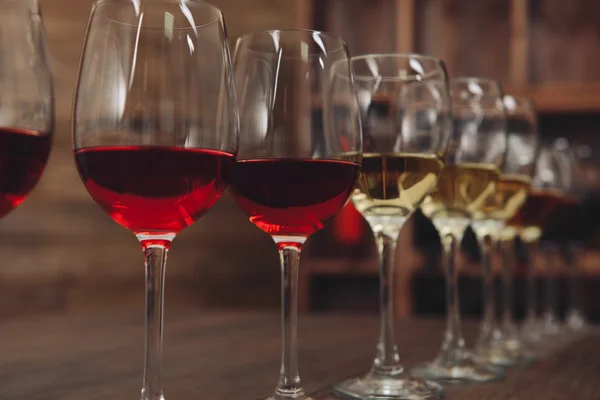 Copos de vinho diferente — Fotografia de Stock