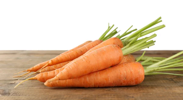 Zanahorias frescas sobre mesa de madera —  Fotos de Stock