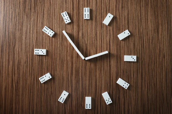 Domino a forma di orologio — Foto Stock