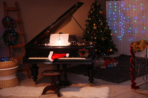 Piano keys with Christmas decorations — Stock Photo, Image