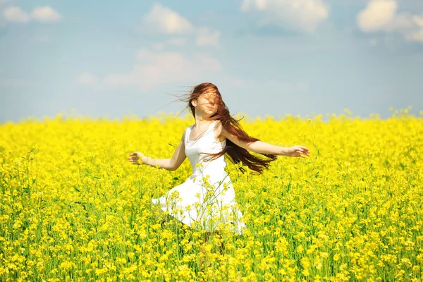 Sweet girl in meadow — Stock Photo, Image