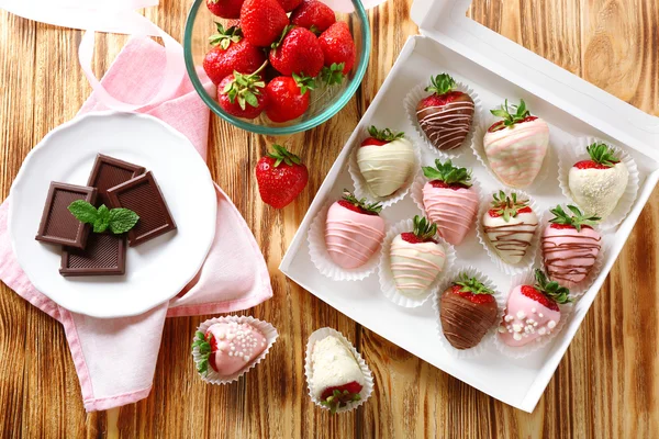 Composition of covered with chocolate strawberries — Stock Photo, Image