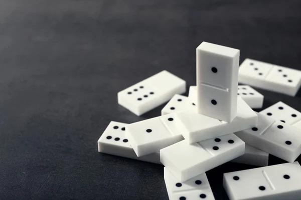 Sterty Domino na szary — Zdjęcie stockowe