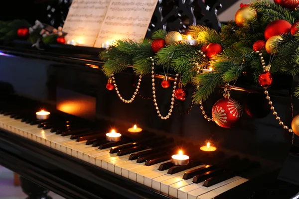 Piano keys with Christmas decorations — Stock Photo, Image