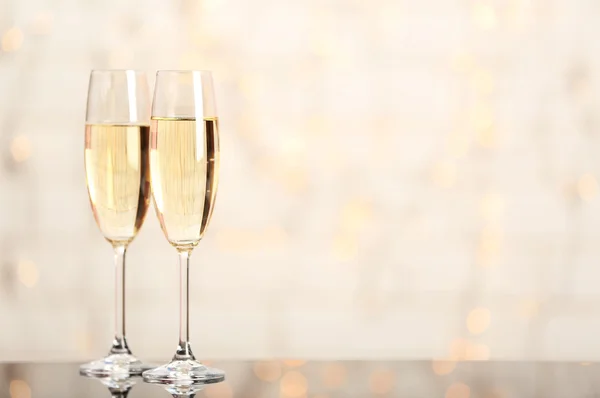 Два келихи шампанського — стокове фото