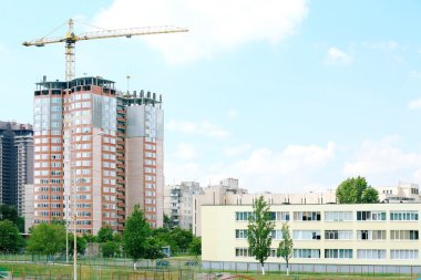 Vinçli inşaat alanı 