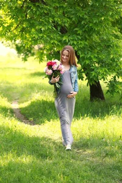 美しい妊婦 — ストック写真