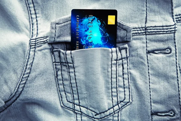 Kreditní kartu v kapse — Stock fotografie