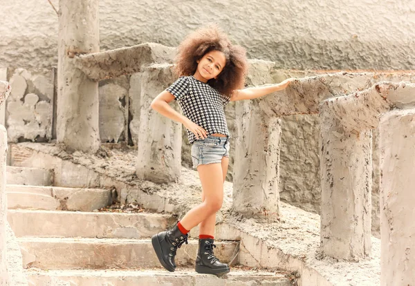 Afro amerikansk liten flicka — Stockfoto