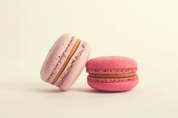 Dois macaroons coloridos — Fotografia de Stock