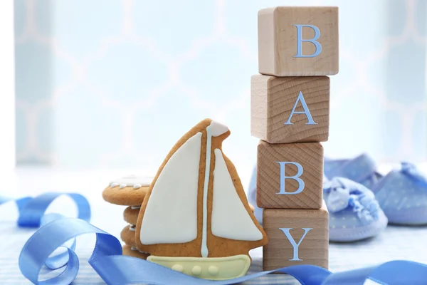 Wooden cubes  and cookie — Stock Photo, Image