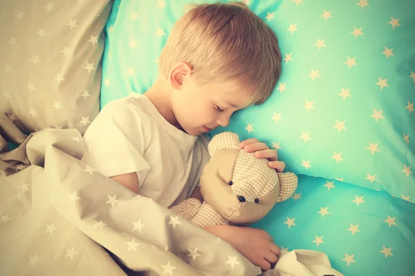 Adorable niño durmiendo — Foto de Stock