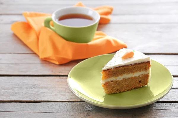 Stück Karottenkuchen — Stockfoto