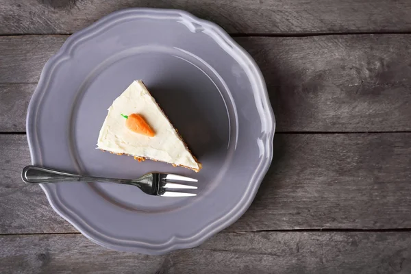 Slice of carrot cake — Stock Photo, Image