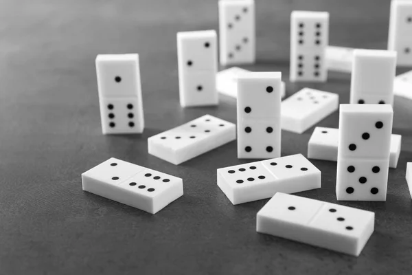 Yığın beyaz Domino — Stok fotoğraf