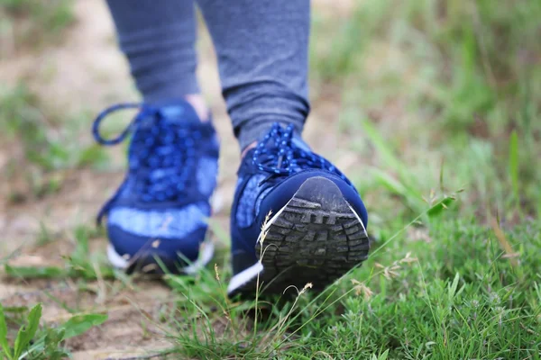 Female hiker walking — Stock Photo, Image