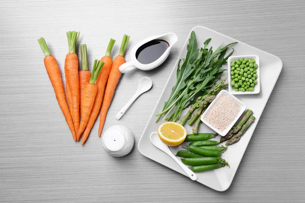 Carottes et légumes frais — Photo