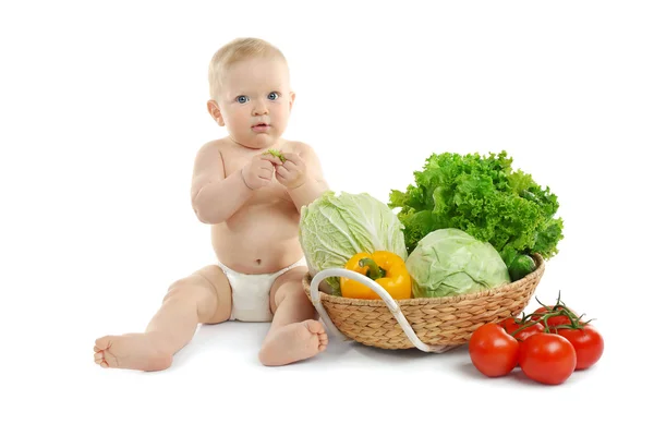 Şirin Bebek ve taze sebze — Stok fotoğraf
