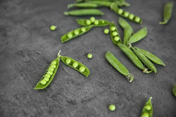 Verse groene erwten — Stockfoto