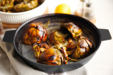 Baharat ile pişmiş enginar