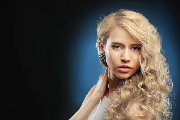 Young woman with blonde hair — Stock Photo, Image