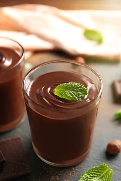 Chocolate mousse with mint — Stock Photo, Image