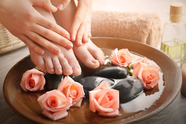 Female feet treatment — Stock Photo, Image