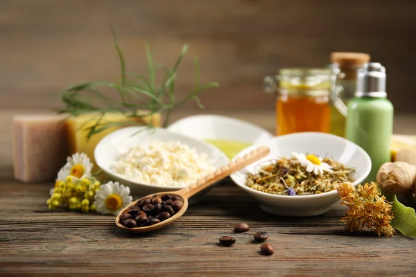 Natürliche Inhaltsstoffe für die Hautpflege — Stockfoto