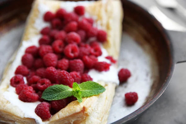 Fresh berry dessert — Stock Photo, Image
