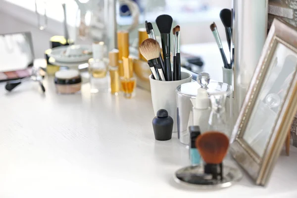 Cosmetic brushes in cup — Stock Photo, Image