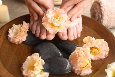 Kadın ayakları tedavi