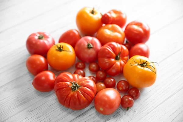Různé zralá rajčata — Stock fotografie