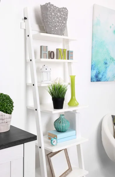 Interior blanco con muebles modernos — Foto de Stock