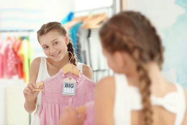 Pretty Girl Choosing Clothes Mirror — Stock Photo, Image