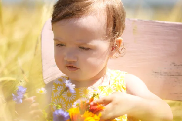 Bonito bebê menina — Fotografia de Stock